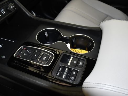 Certified 2025 Honda Pilot EX-L image 31