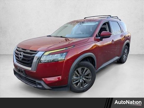 Used 2022 Nissan Pathfinder SV image 1