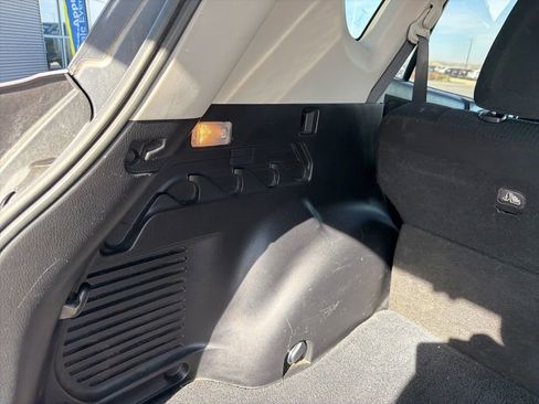 Used 2016 Toyota RAV4 LE image 22