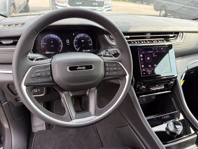 New 2026 Jeep Grand Cherokee Laredo AWD/4WD image 13