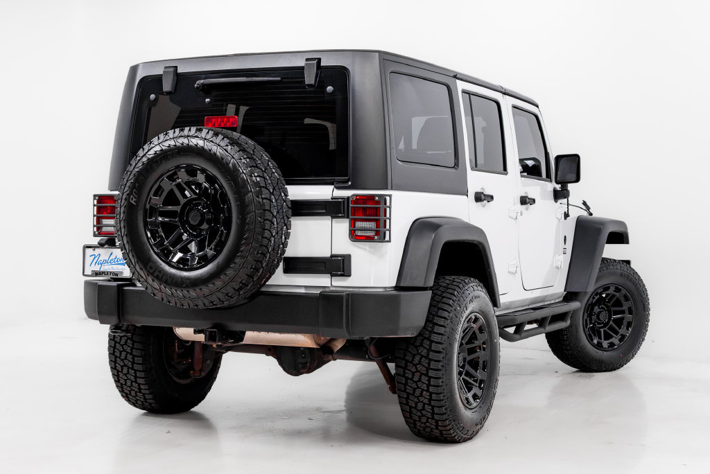 Used 2018 Jeep Wrangler Unlimited Sport w/ Connectivity Group AWD/4WD image 24