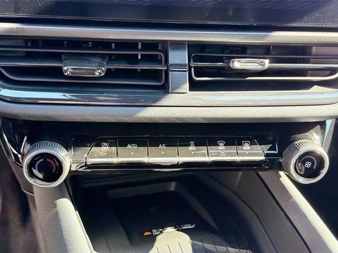 New 2026 Chevrolet Equinox EV RS AWD/4WD image 28