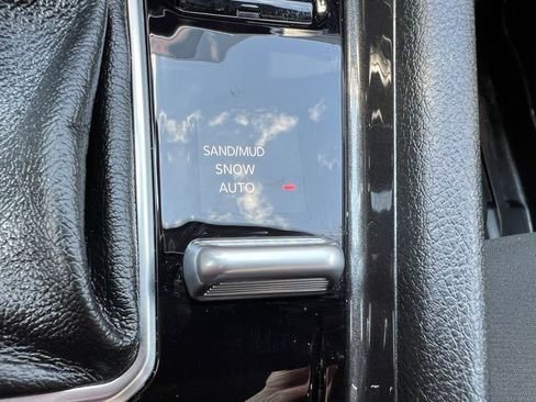 Used 2025 Jeep Compass Sport image 36