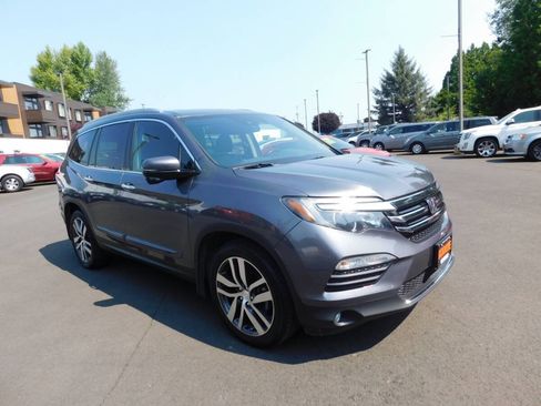 Used 2016 Honda Pilot Touring image 1