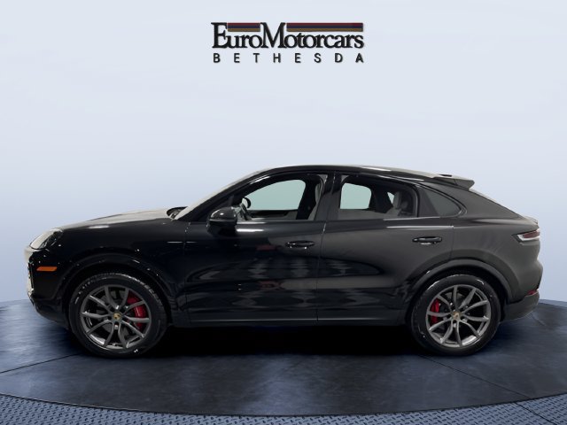 Used 2024 Porsche Cayenne S AWD/4WD image 2