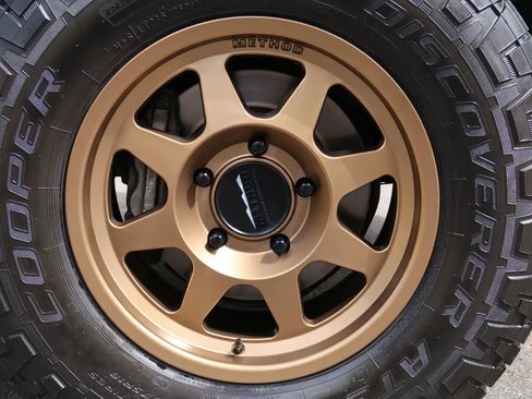 Used 2010 Toyota Sequoia Platinum image 11