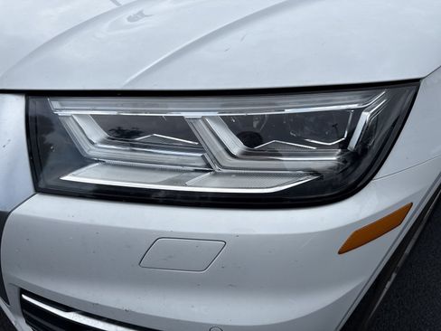 Used 2018 Audi Q5 2.0T Premium Plus w/ Premium Plus Package AWD/4WD image 5