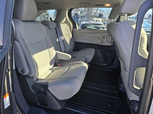 Used 2024 Toyota Sienna LE image 13