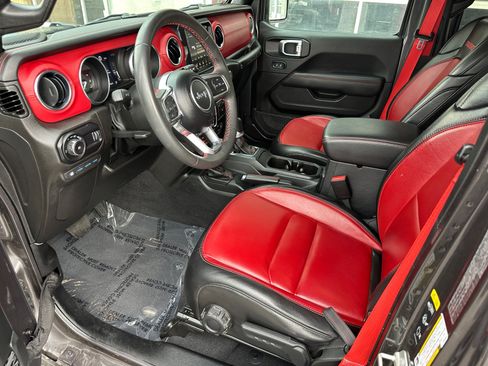 Used 2023 Jeep Wrangler Unlimited Rubicon 4xe AWD/4WD image 11