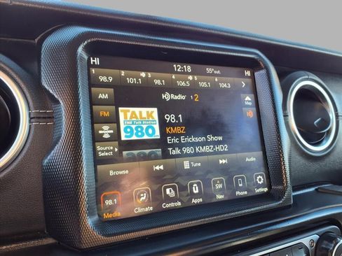 Used 2022 Jeep Wrangler Unlimited Sahara image 5