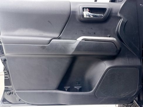 Used 2019 Toyota Tacoma TRD Off-Road AWD/4WD image 24