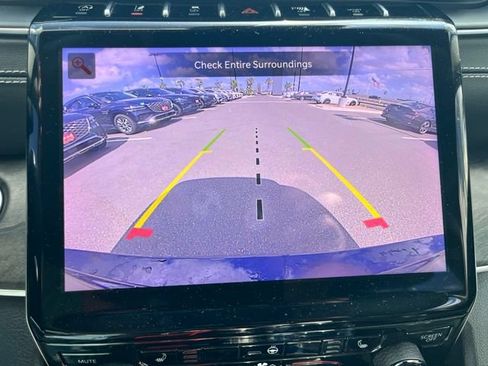 Used 2023 Jeep Grand Cherokee L Limited RWD image 10
