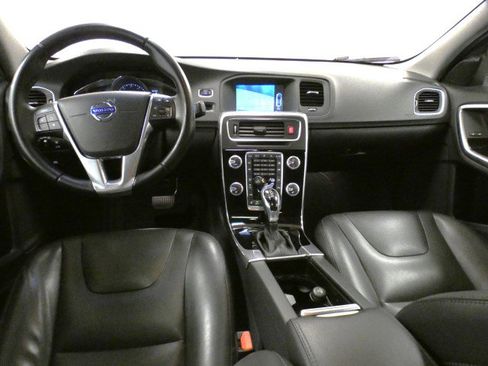 Used 2016 Volvo S60 T5 Premier w/ Convenience Package image 13