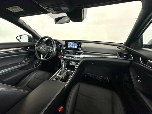 Used 2022 Honda Accord Sport image 2