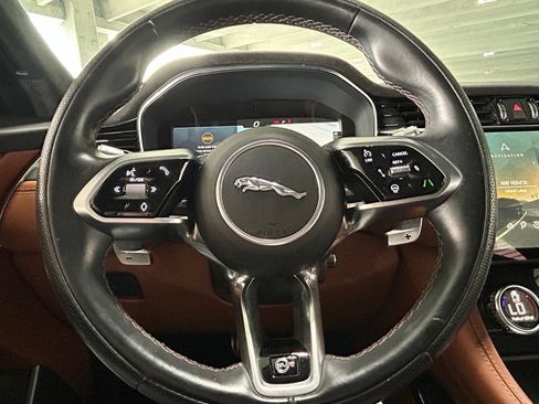 Used 2021 Jaguar F-PACE SVR AWD/4WD image 40