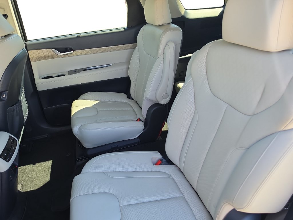 Used 2021 Hyundai Palisade SEL w/ Premium Package FWD image 13