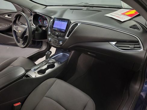 Used 2020 Chevrolet Malibu LT image 24