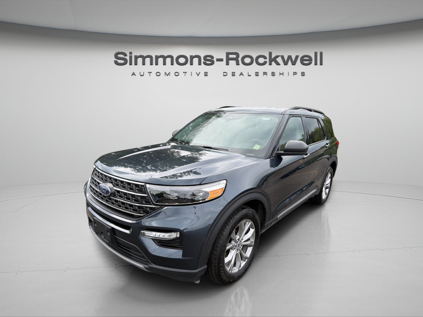 Used 2023 Ford Explorer XLT w/ Equipment Group 202A AWD/4WD image 1