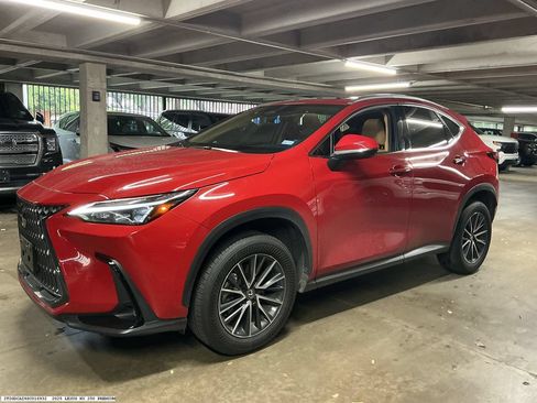 Used 2025 Lexus NX 250 FWD w/ Accessory Package (2T) image 3