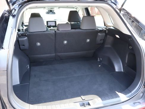 Used 2025 Toyota RAV4 XLE AWD/4WD image 21