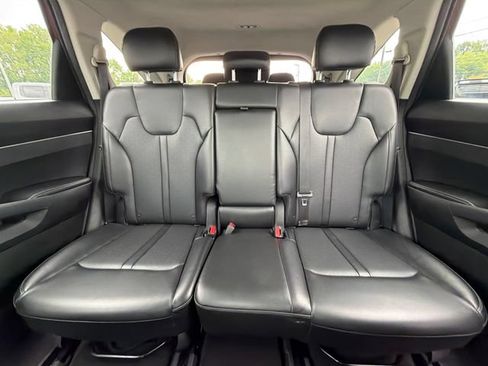 Used 2022 Kia Sorento S w/ Panoramic Sunroof Package AWD/4WD image 16