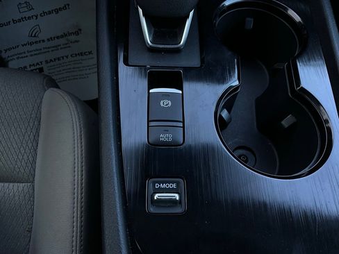 Used 2025 Nissan Rogue SV image 23