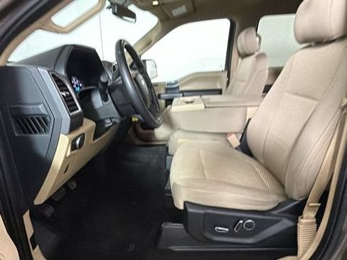 Used 2015 Ford F150 XLT w/ Equipment Group 302A Luxury AWD/4WD image 11