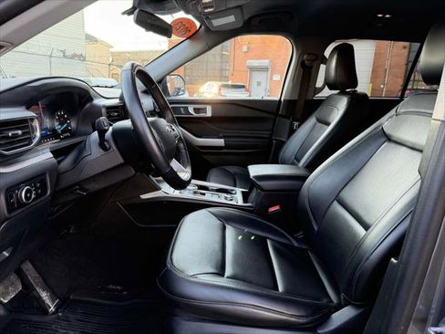 Used 2023 Ford Explorer XLT w/ Equipment Group 202A image 18