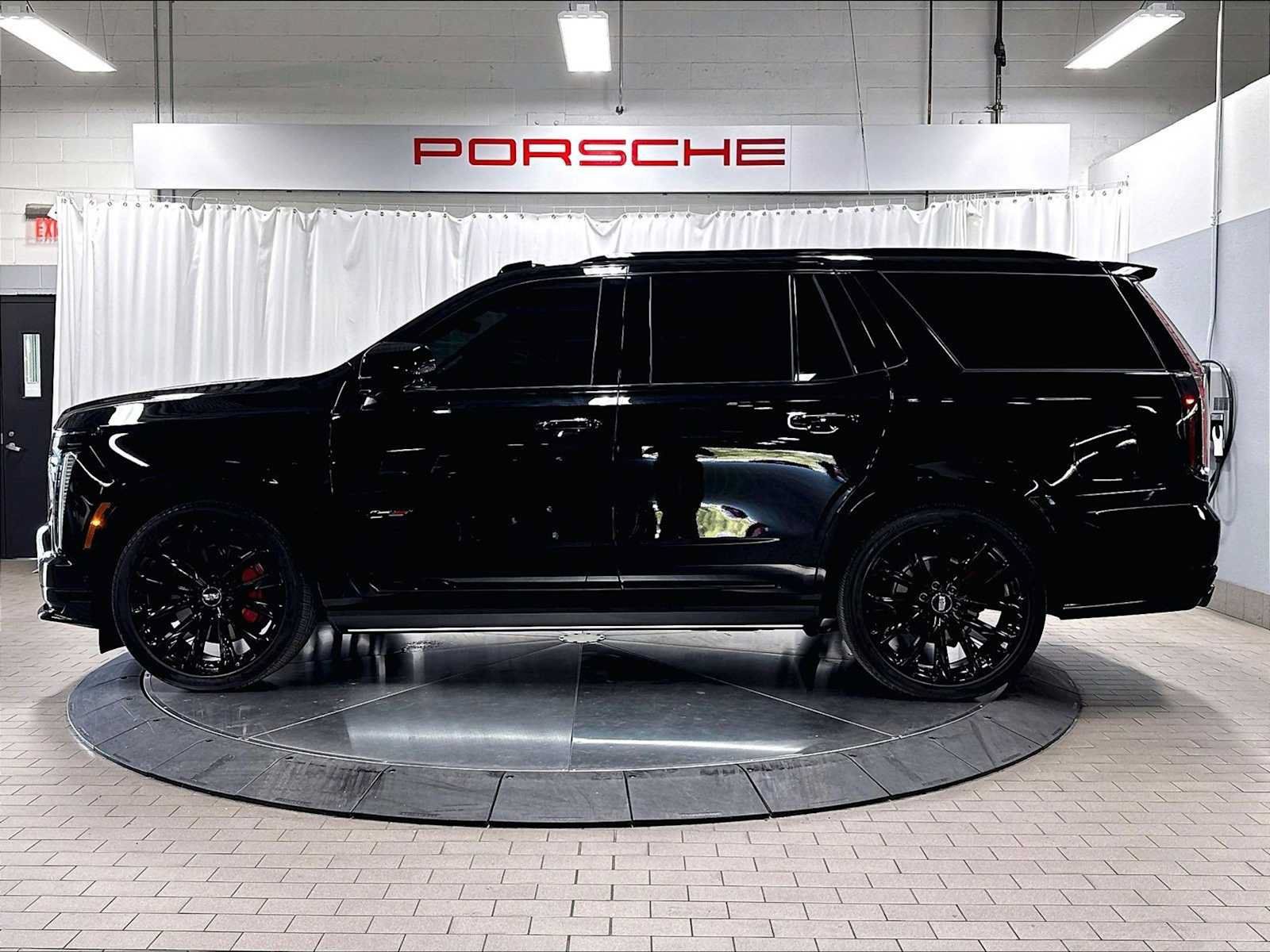 Used 2025 Cadillac Escalade V AWD/4WD image 2