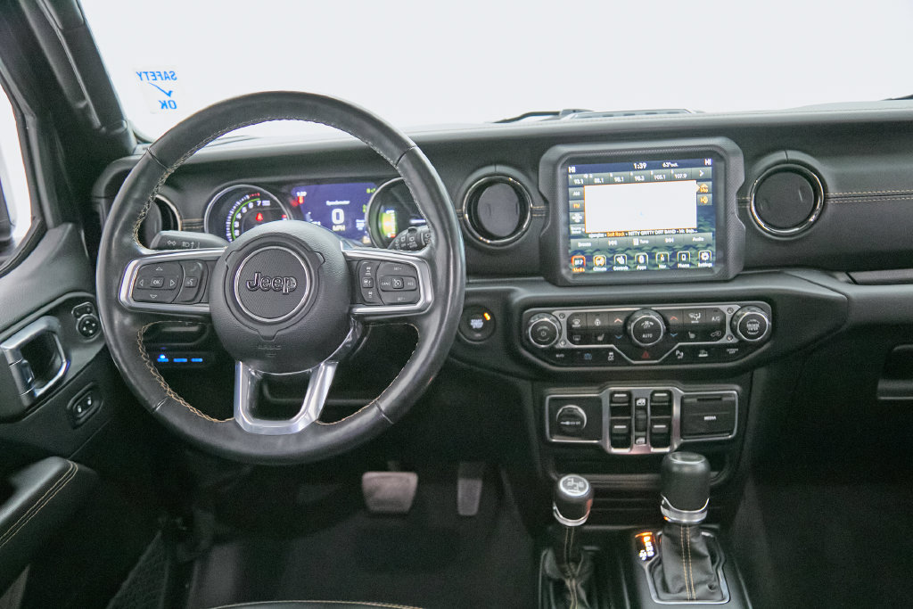 Used 2023 Jeep Wrangler Unlimited Sahara AWD/4WD image 35