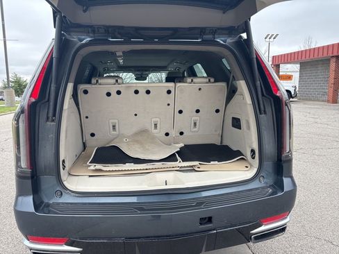 Used 2021 Cadillac Escalade Premium Luxury Platinum image 25