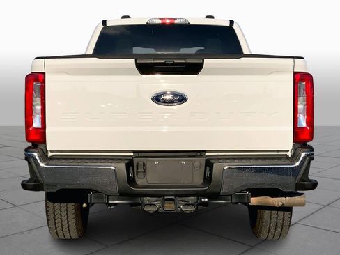 Used 2024 Ford F250 XLT w/ FX4 Off-Road Package image 8