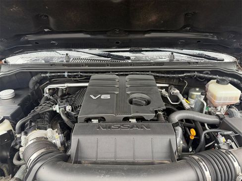 Used 2020 Nissan Frontier PRO-4X w/ Pro-4x Utility Package image 9