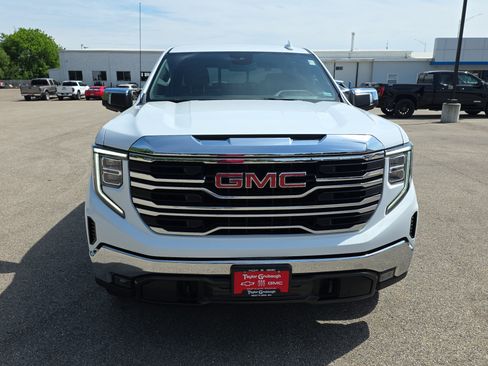Used 2023 GMC Sierra 1500 SLT w/ SLT Premium Package AWD/4WD image 3