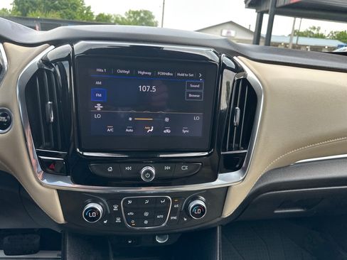 Used 2023 Chevrolet Traverse LT w/ Rear Camera Mirror Package AWD/4WD image 30