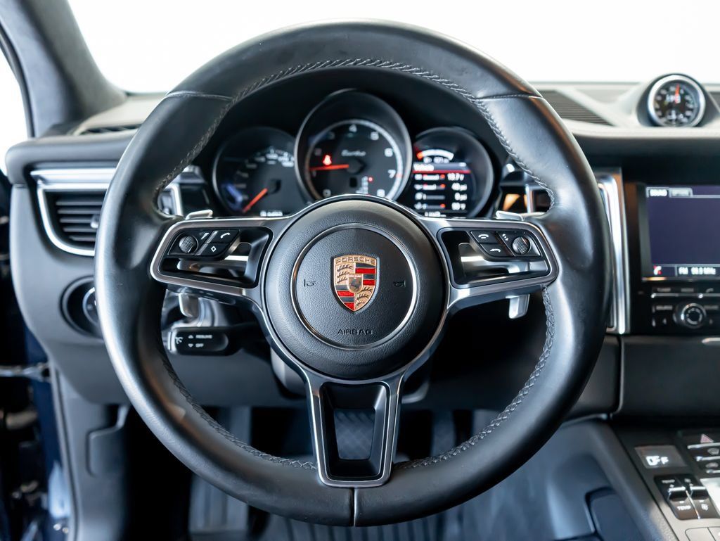 Used 2015 Porsche Macan Turbo AWD/4WD image 17