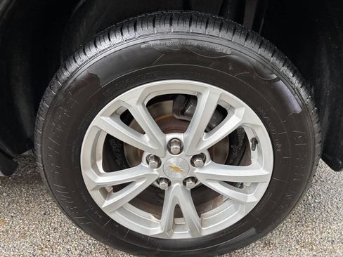 Used 2017 Chevrolet Equinox LT w/ Convenience Package image 20