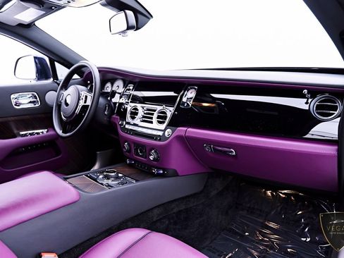 Used 2017 Rolls-Royce Wraith RWD image 49
