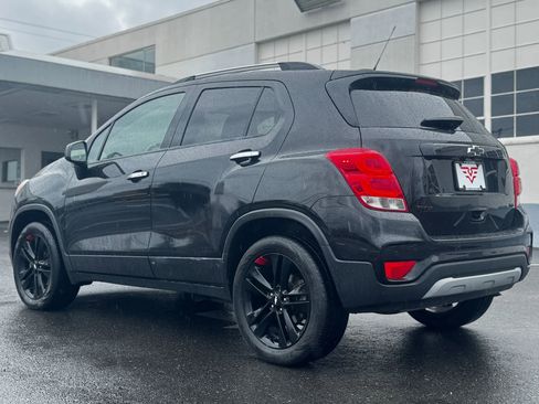Used 2019 Chevrolet Trax LT w/ Sun & Sound Package AWD/4WD image 4