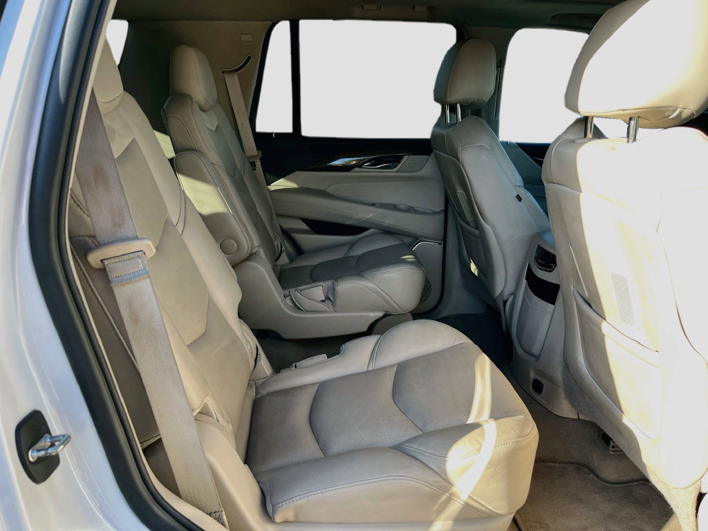 Used 2019 Cadillac Escalade Luxury w/ LPO, Radiant Package RWD image 30