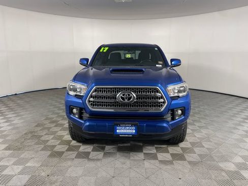 Used 2017 Toyota Tacoma TRD Sport w/ Tow Package (A/T) AWD/4WD image 17