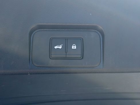 Certified 2023 Nissan Rogue SV w/ SV Premium B Package FWD image 16