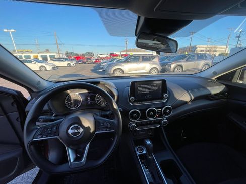 Used 2025 Nissan Sentra SV image 33
