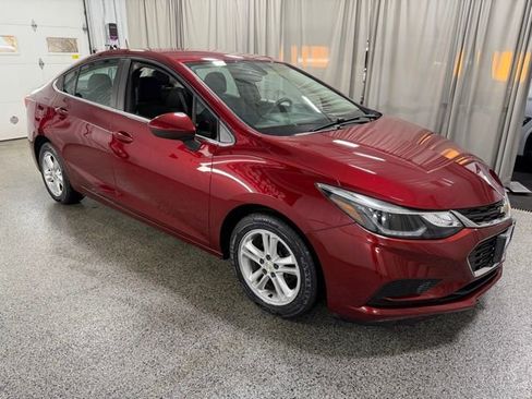 Used 2016 Chevrolet Cruze LT FWD image 3