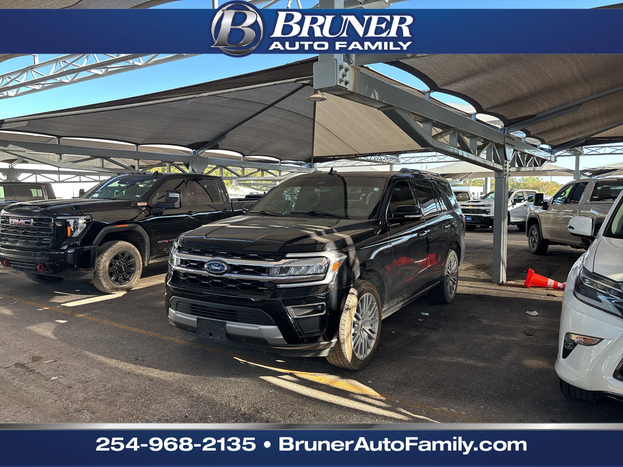 Used 2024 Ford Expedition Limited RWD image 1