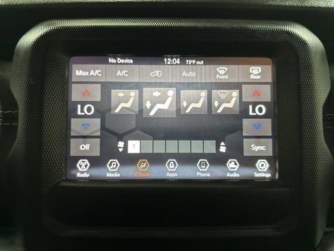 Used 2018 Jeep Wrangler Unlimited Sahara AWD/4WD image 28