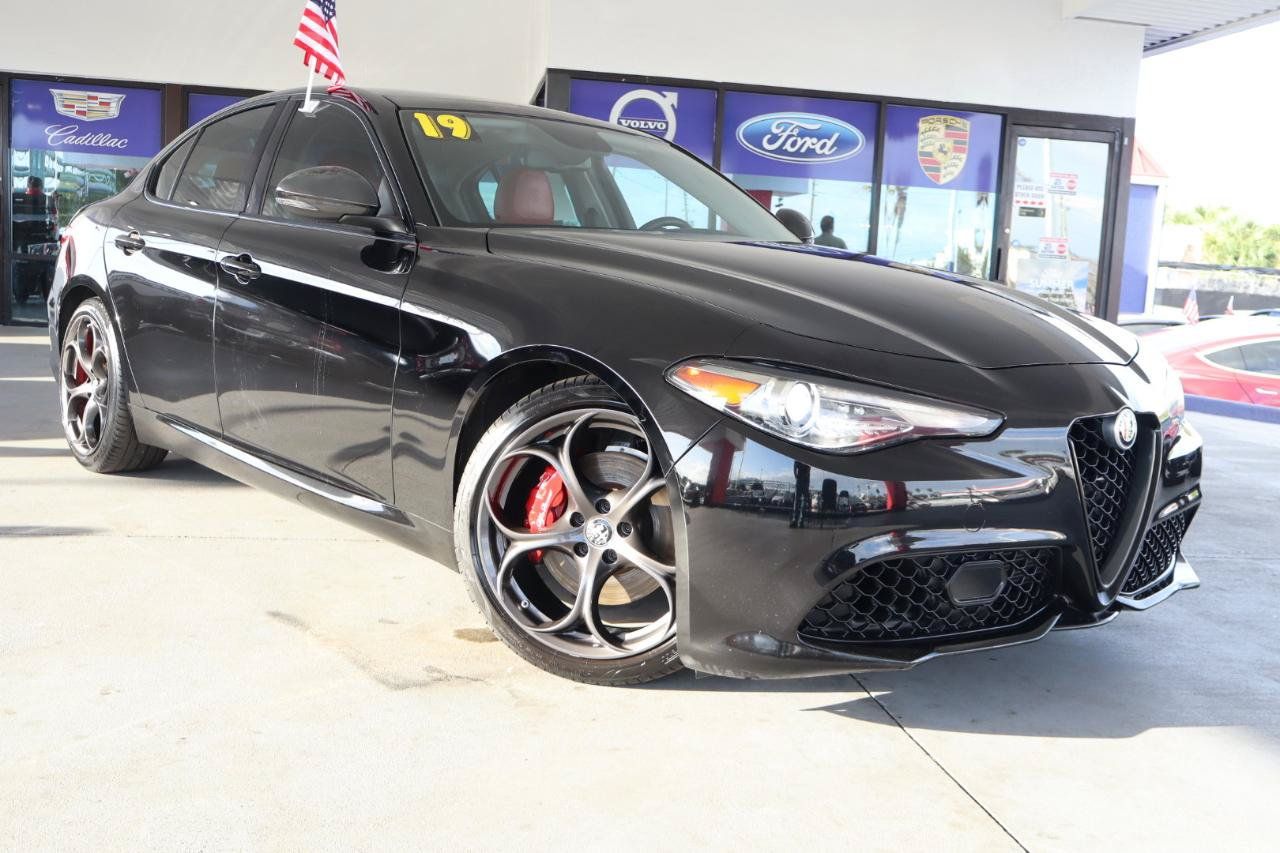Used 2019 Alfa Romeo Giulia w/ Quick Order Package 22K Sport RWD image 3