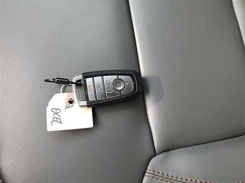 Used 2025 Ford Expedition Max Active AWD/4WD image 19