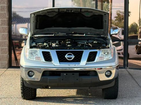 Used 2013 Nissan Frontier SL w/ Moonroof Pkg AWD/4WD image 21
