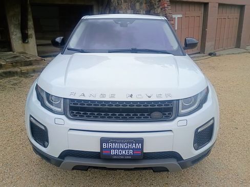 Used 2017 Land Rover Range Rover Evoque SE AWD/4WD image 4